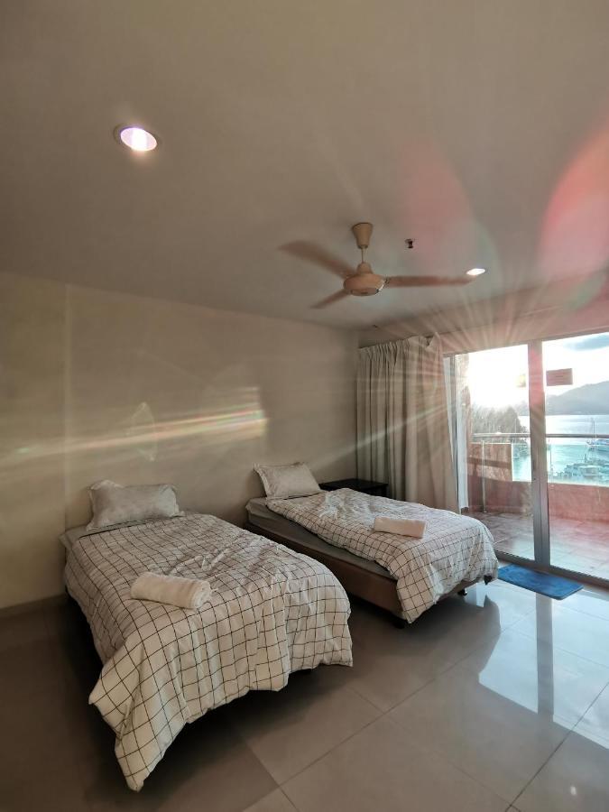 Spacious & Homey Apartment At Marina Island By Jomy Homestay Lumut Exterior photo