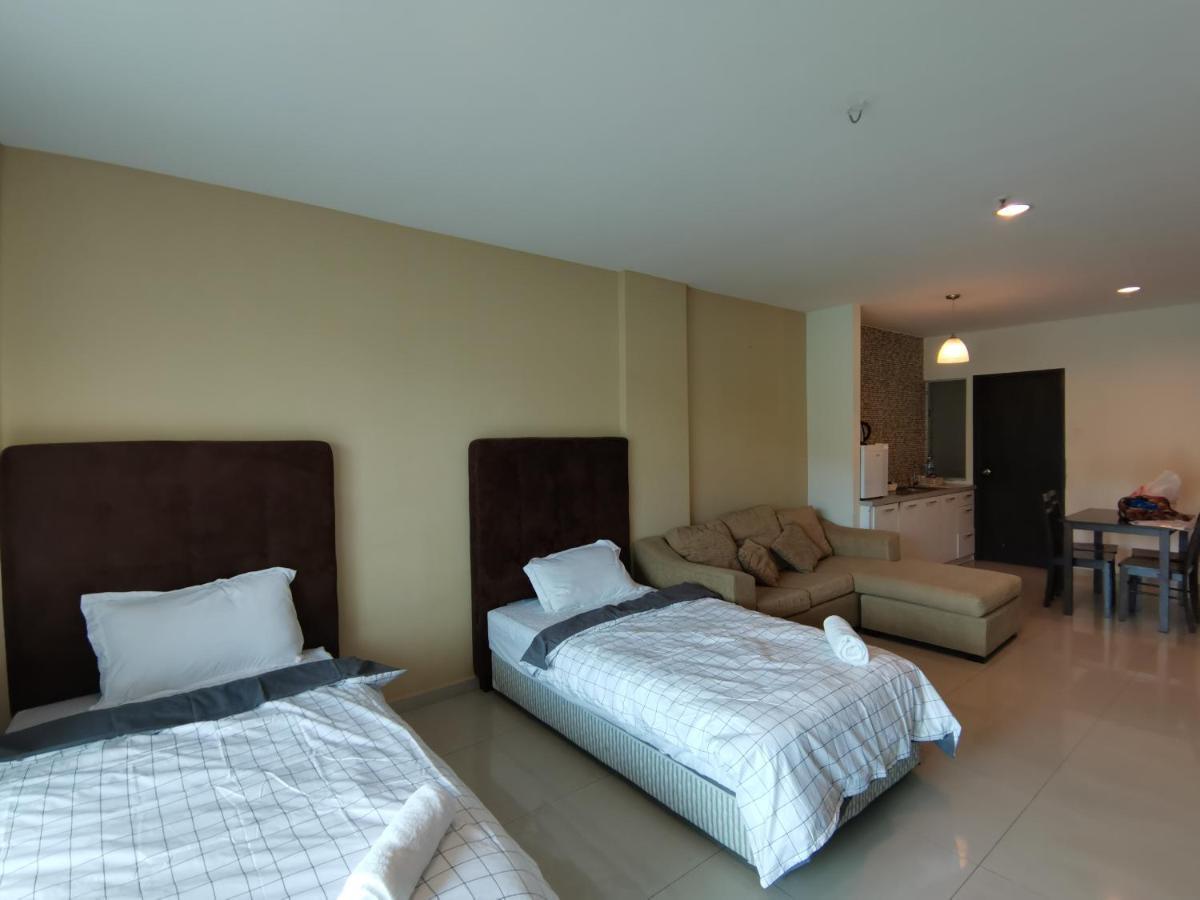 Spacious & Homey Apartment At Marina Island By Jomy Homestay Lumut Exterior photo